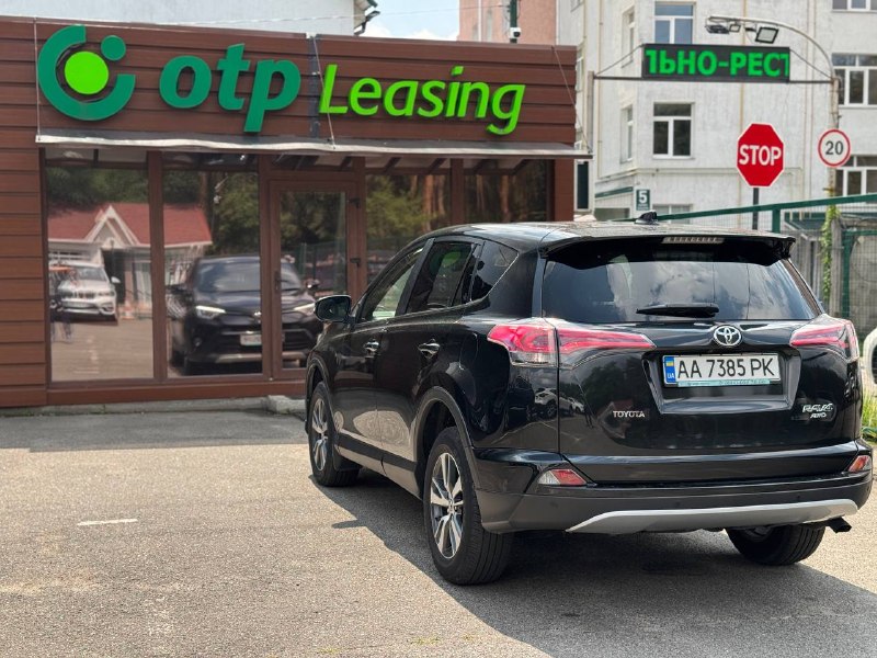 Toyota Rav-4 (LOUNGE)
