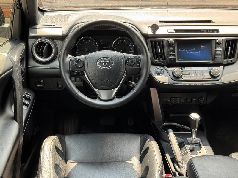 Toyota Rav-4 (LOUNGE)