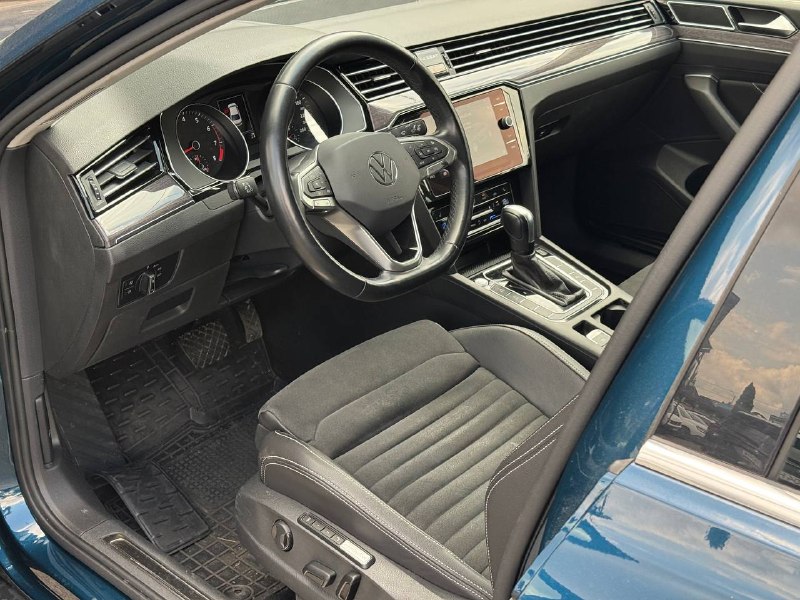 Volkswagen Passat (ELEGANCE)