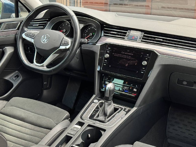 Volkswagen Passat (ELEGANCE)