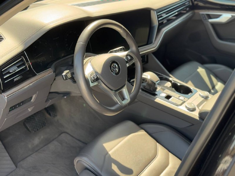 Volkswagen Touareg (AMBIENCE)