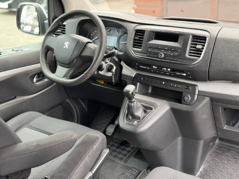 Peugeot Traveller L2 (BUSINESS)