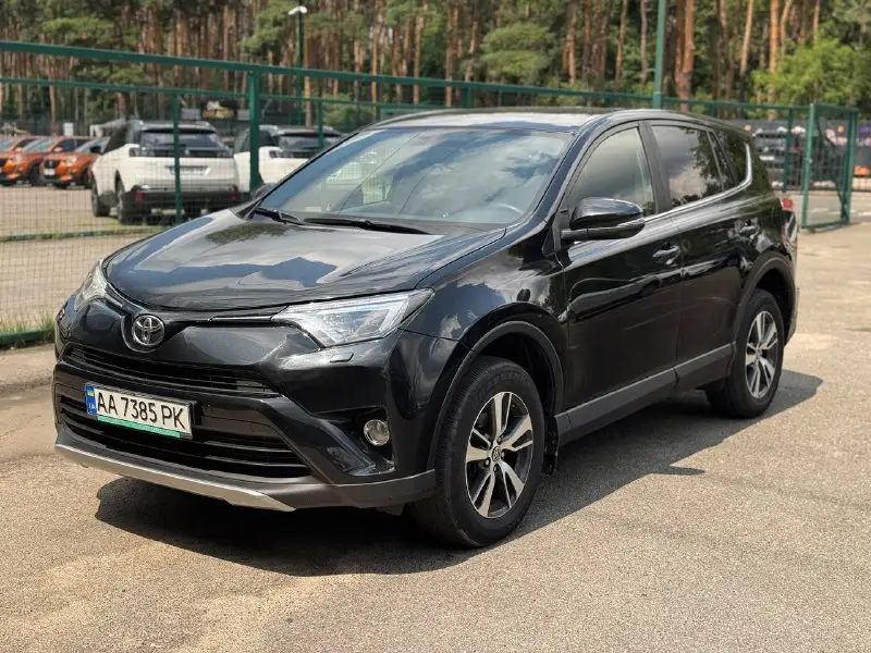Toyota Rav-4 (LOUNGE) 1