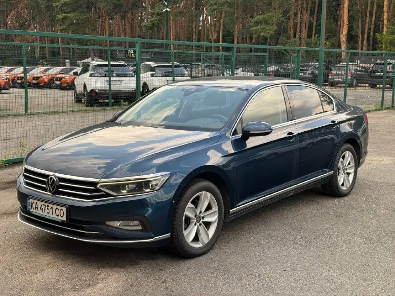 Volkswagen Passat (ELEGANCE) 1