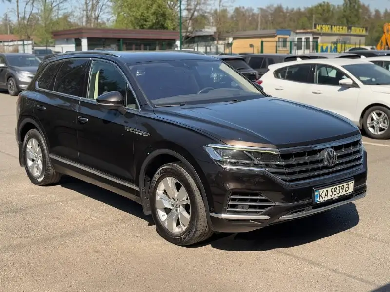 Volkswagen Touareg (AMBIENCE) 2